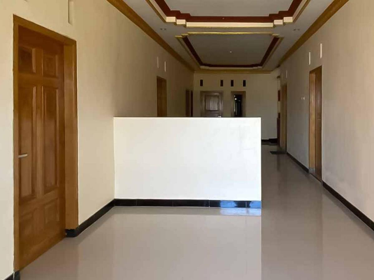 Palace Syariah Homestay Redpartner Banyuwangi  Exterior photo